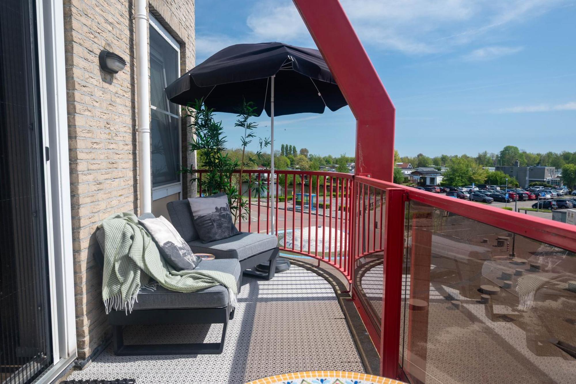 Zuiderzeestate 35, Prachtig Appartement Aan Het Ijsselmeer Makkum Luaran gambar